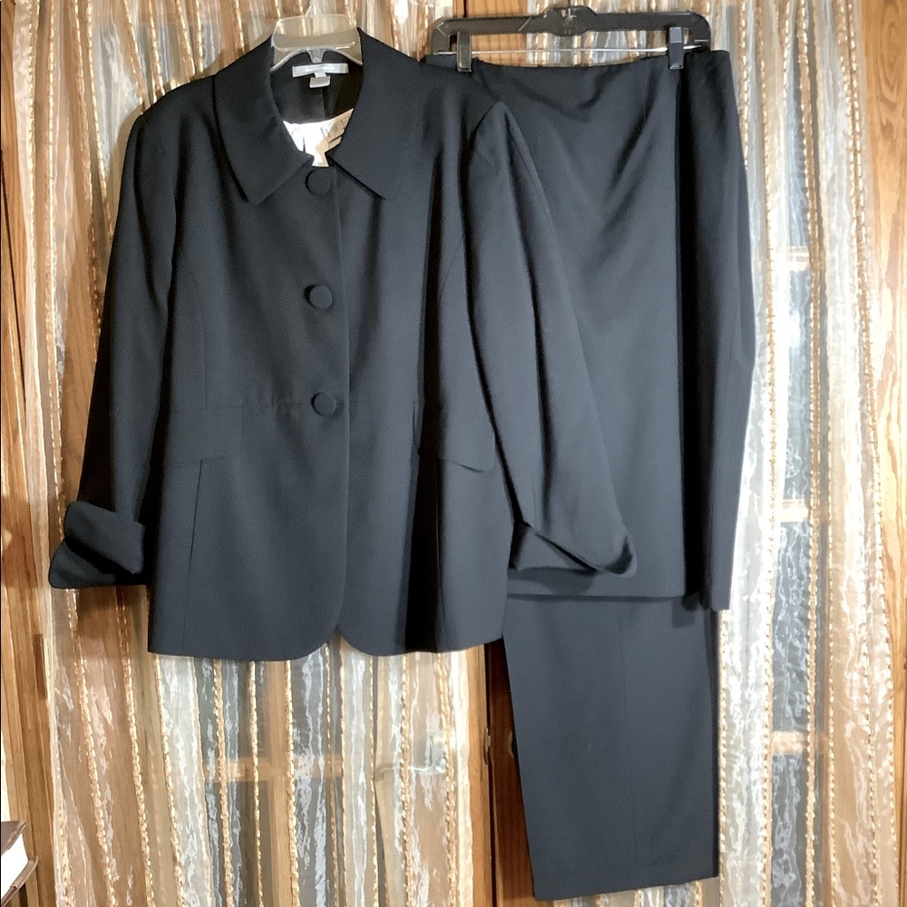 Ellen Tracy Three Piece Suit